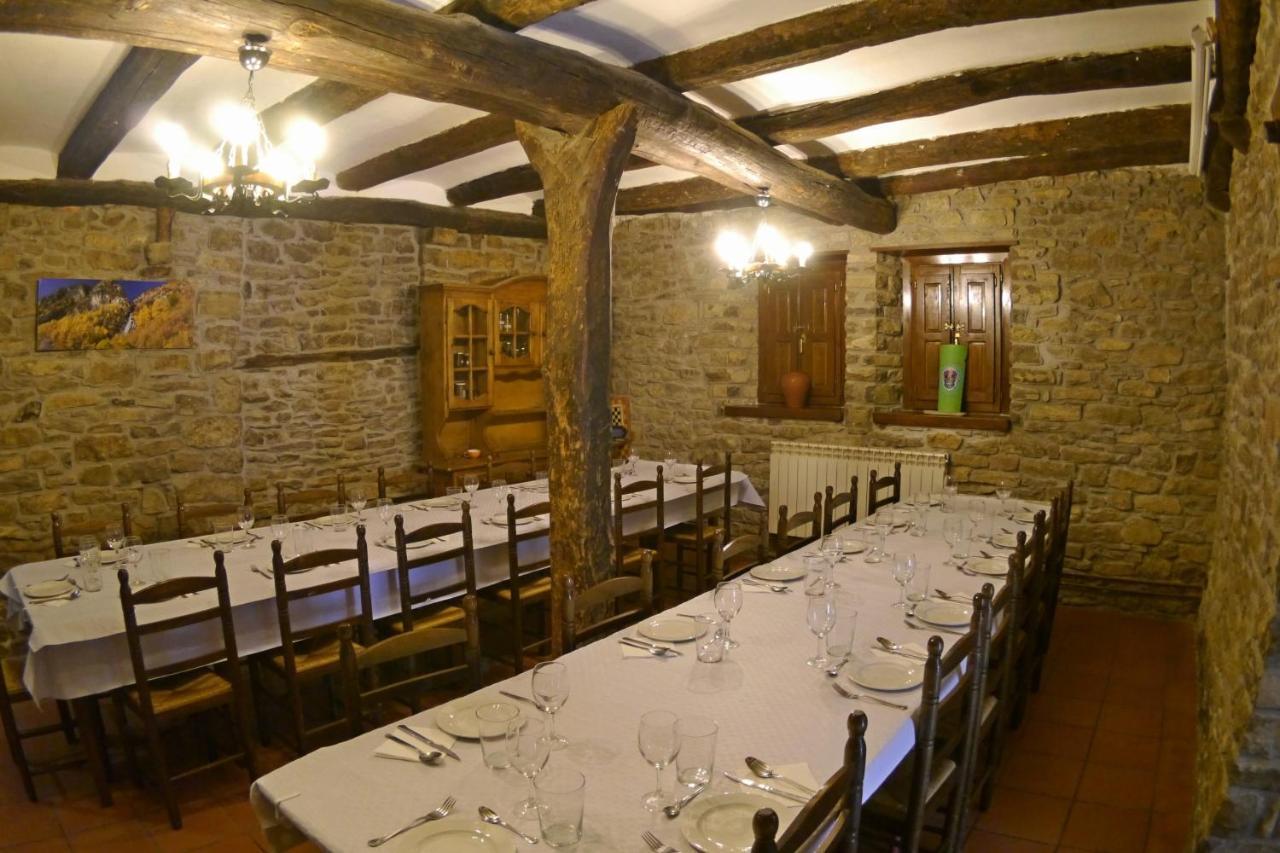 Albergue Restaurante De Artieda Exterior foto