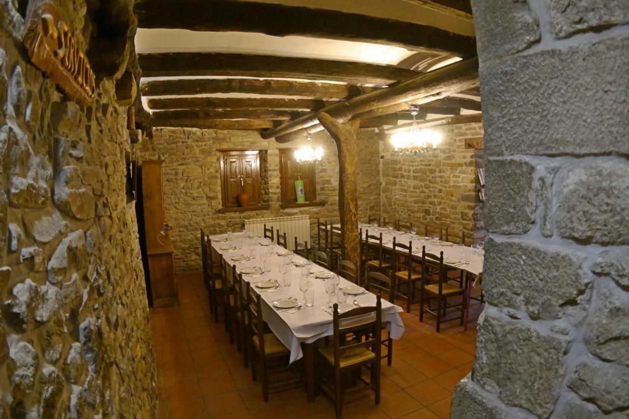 Albergue Restaurante De Artieda Exterior foto