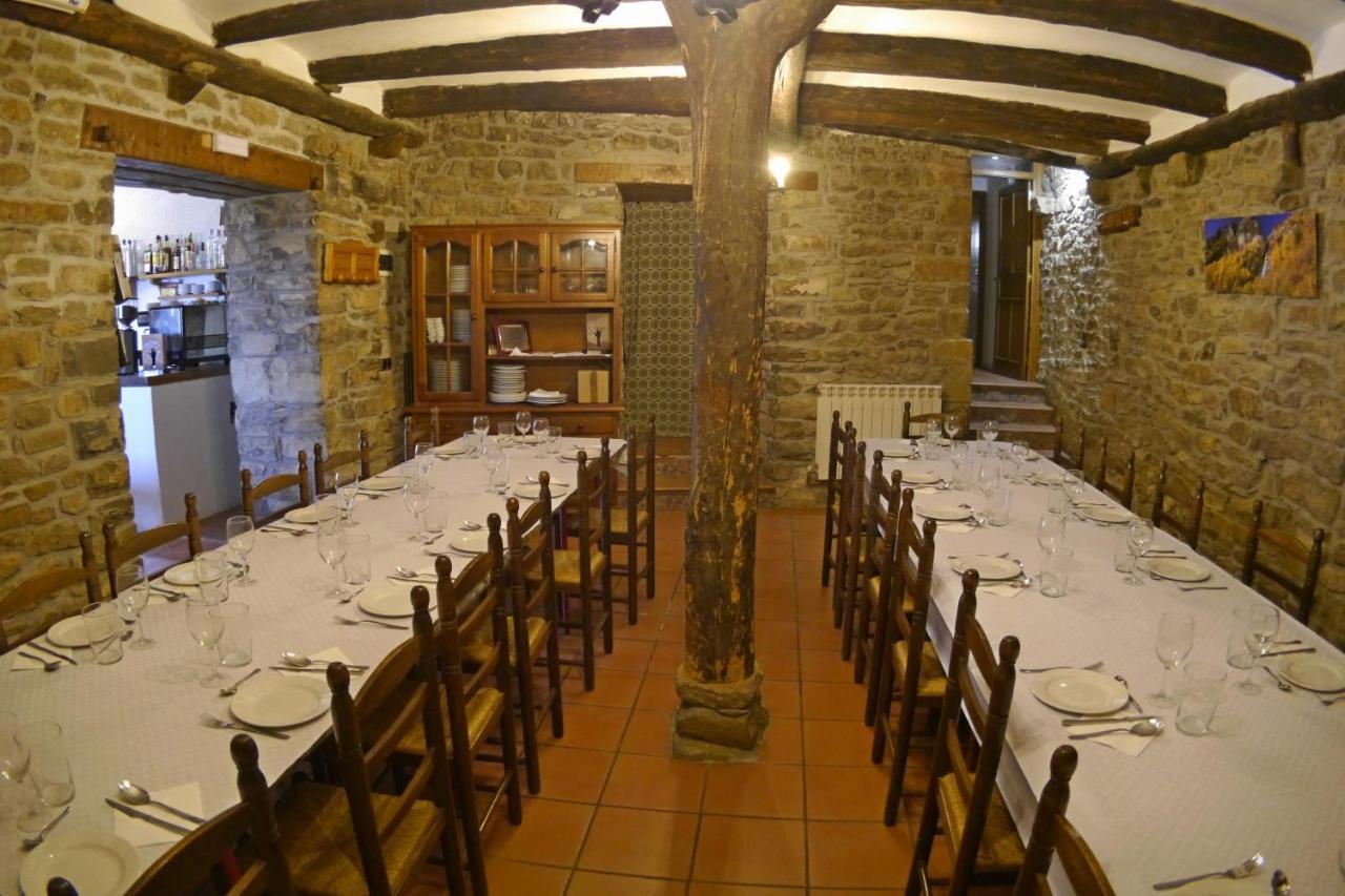 Albergue Restaurante De Artieda Exterior foto