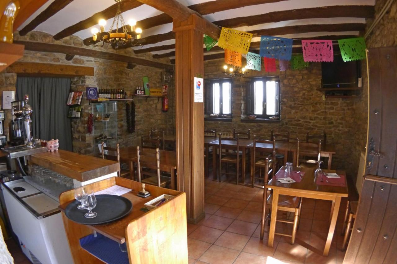 Albergue Restaurante De Artieda Exterior foto