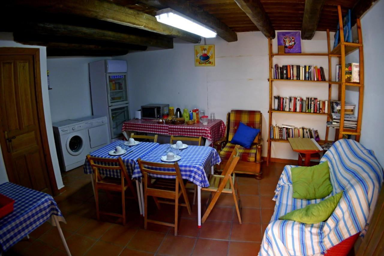 Albergue Restaurante De Artieda Exterior foto